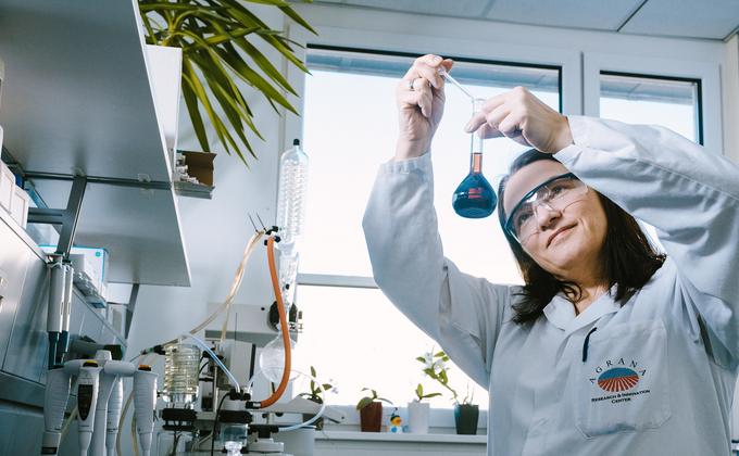 Junge Wissenschaftlerin forscht und entwickelt